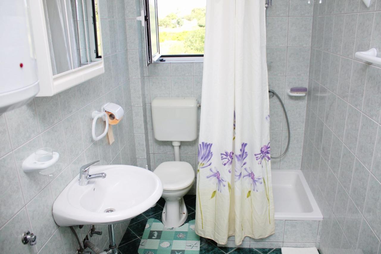 Apartments With A Parking Space Kampor, Rab - 5029 Ngoại thất bức ảnh